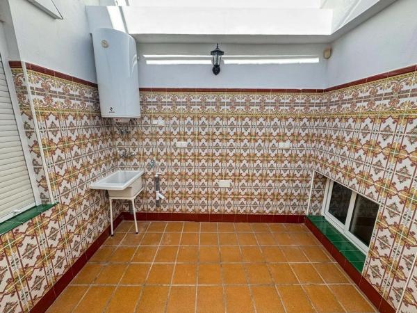 Casa independiente en calle los Riquelmes