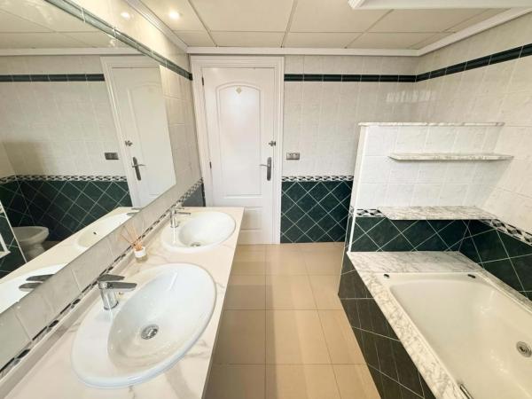 Casa independiente en calle los Riquelmes