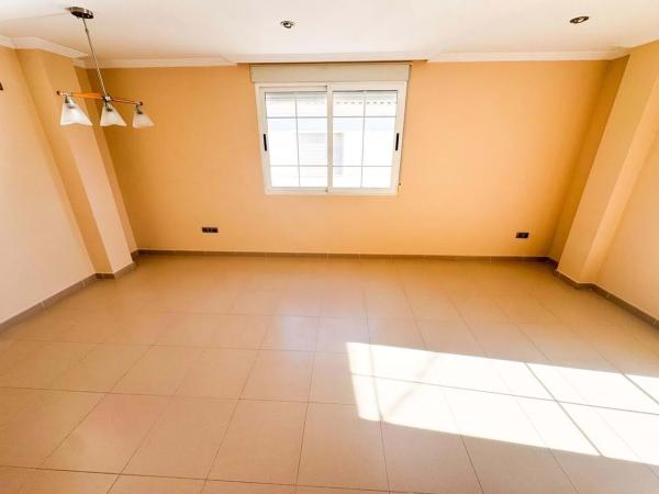 Casa independiente en calle los Riquelmes