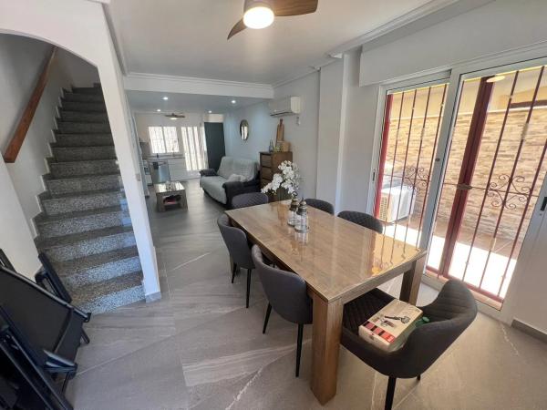 Chalet adosado en calle del Rocío