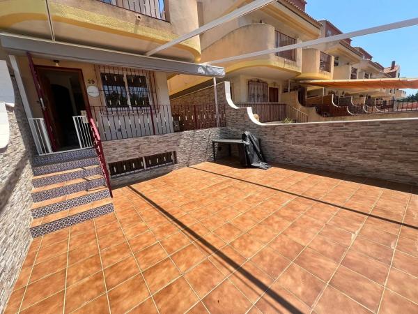 Chalet adosado en calle del Rocío