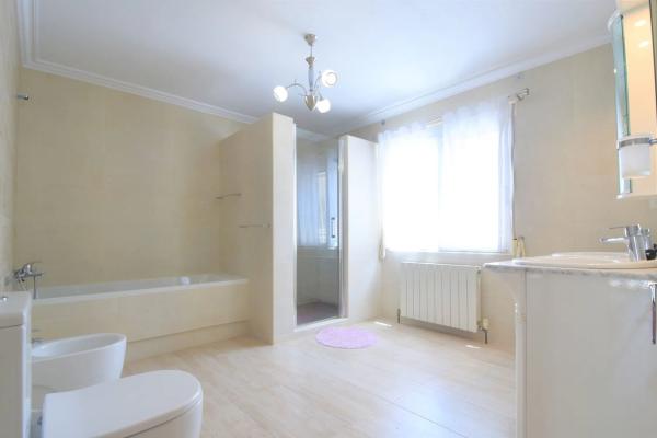 Casa independiente en calle los Rosales