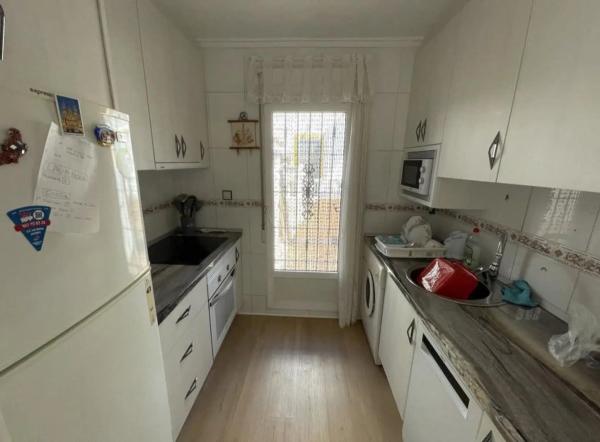 Chalet pareado en calle Libra