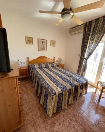 Chalet pareado en calle Libra