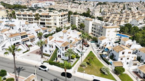 Ático en Barrio Villamartín-Las Filipinas