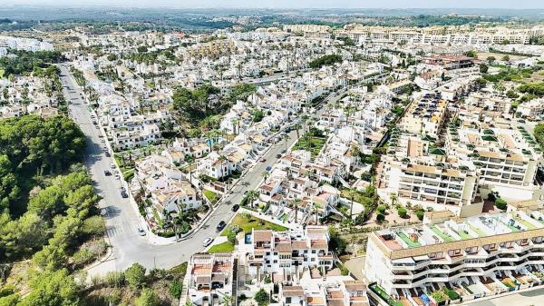 Ático en Barrio Villamartín-Las Filipinas