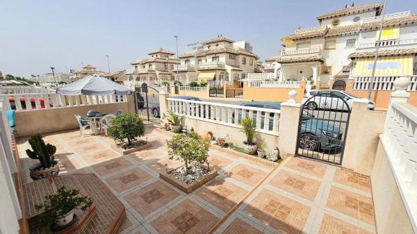 Dúplex en Barrio Lomas de Cabo Roig-Los Dolses