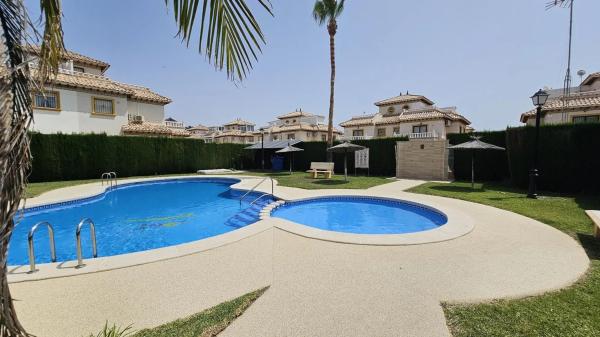 Dúplex en Barrio Lomas de Cabo Roig-Los Dolses