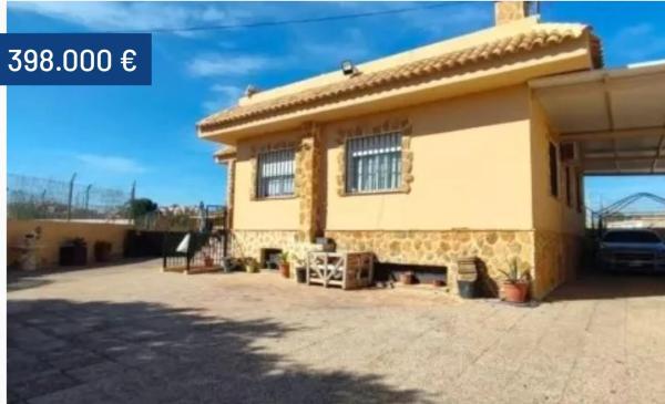 Chalet en Barrio Lomas de Cabo Roig-Los Dolses