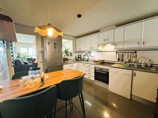 Piso en avenida de las Adelfas