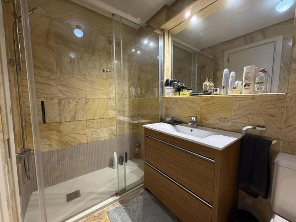 Piso en avenida de las Adelfas