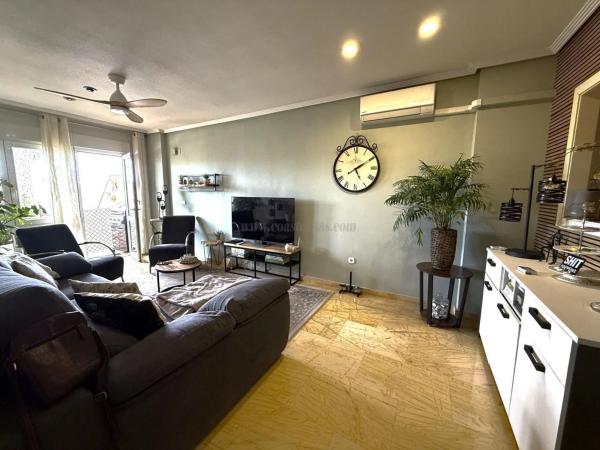 Piso en avenida de las Adelfas