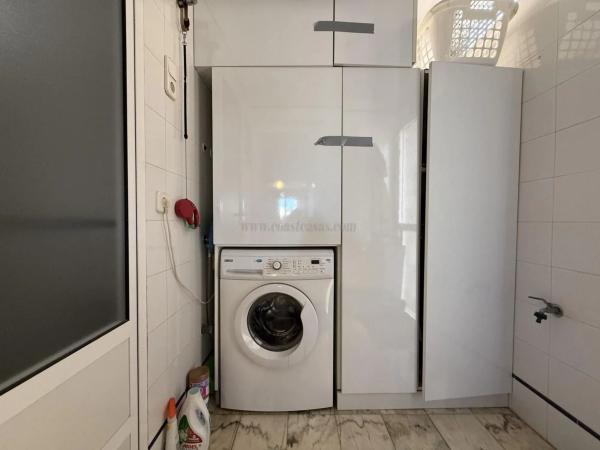 Piso en avenida de las Adelfas