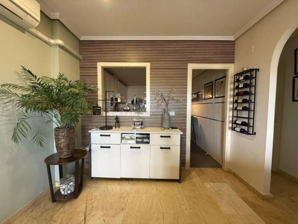 Piso en avenida de las Adelfas