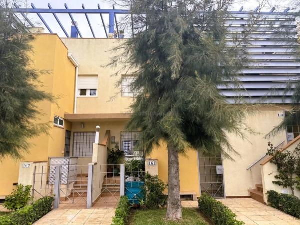 Piso en avenida de las Adelfas