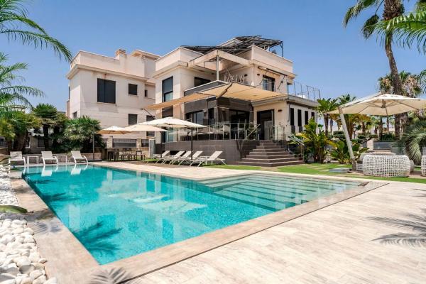 Chalet en Barrio La Zenia