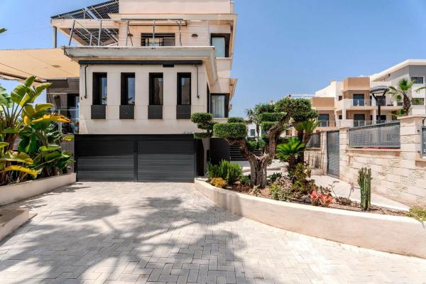 Chalet en Barrio La Zenia