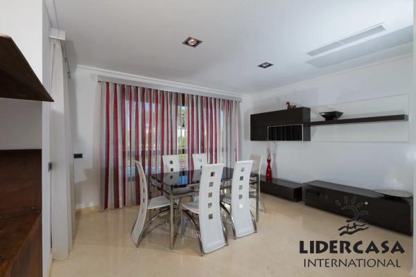 Casa independiente en calle Calafate s/n