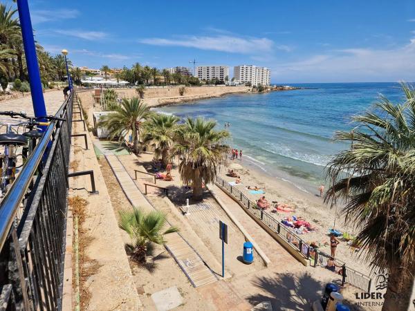 Chalet adosado en calle Fragata