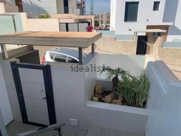 Casa independiente en calle Juan Marse, 113