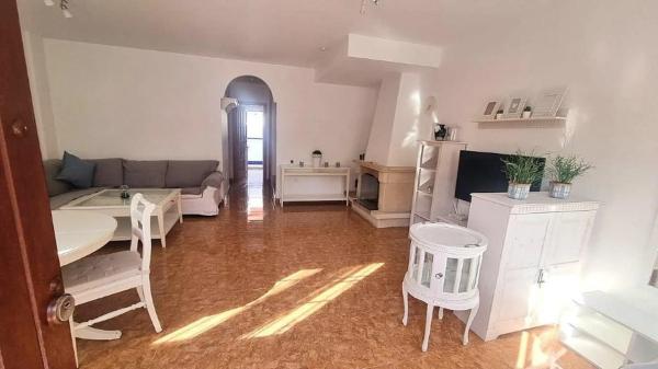 Chalet pareado en calle Ebro