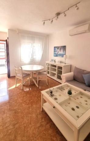Chalet pareado en calle Ebro