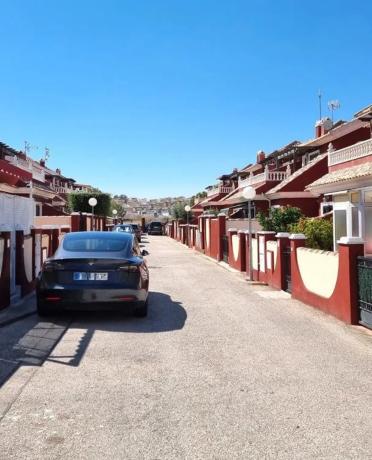 Chalet pareado en calle Ebro