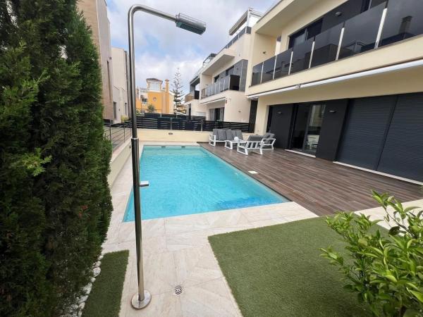 Chalet en Barrio Lomas de Cabo Roig-Los Dolses