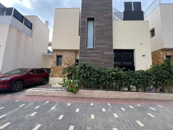 Chalet en Barrio Lomas de Cabo Roig-Los Dolses