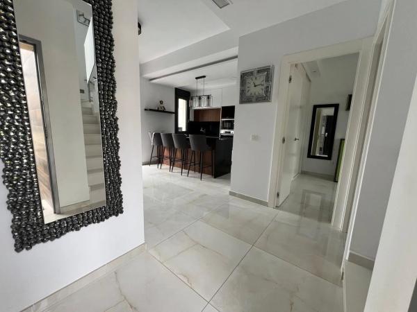 Chalet en Barrio Lomas de Cabo Roig-Los Dolses