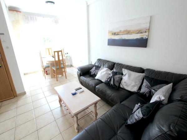 Chalet adosado en calle Picasso