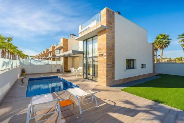 Chalet en Barrio Lomas de Cabo Roig-Los Dolses