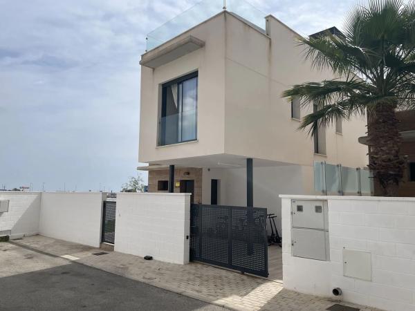 Chalet en Barrio Lomas de Cabo Roig-Los Dolses