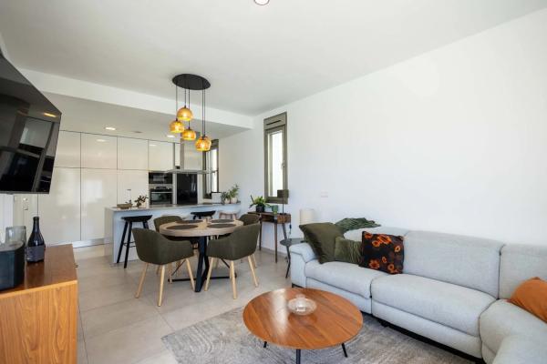 Chalet pareado en calle la Traviata