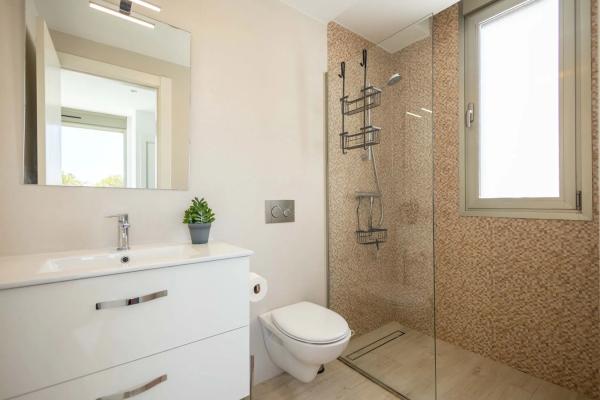 Chalet pareado en calle la Traviata