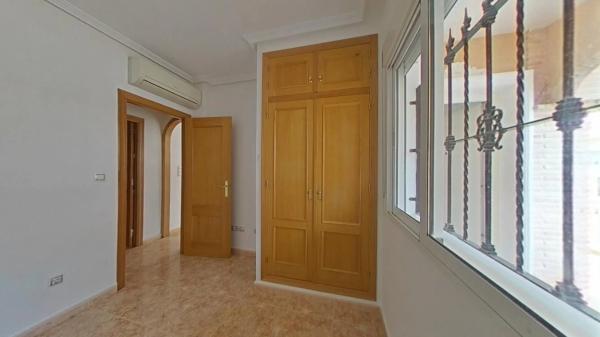 Chalet adosado en calle Clavo