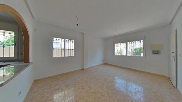 Chalet adosado en calle Clavo