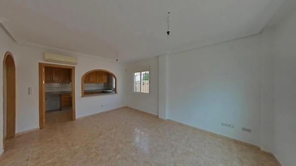 Chalet adosado en calle Clavo