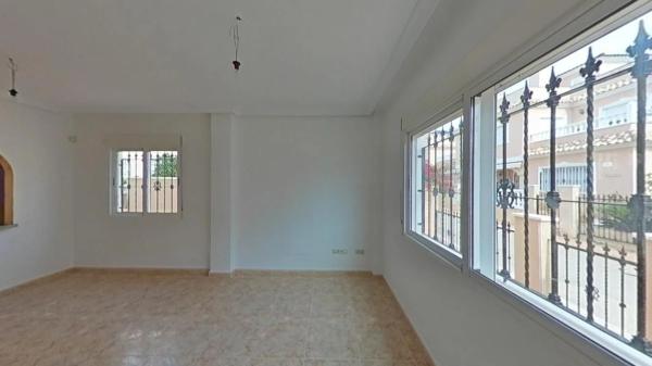 Chalet adosado en calle Clavo