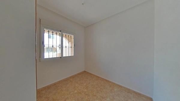 Chalet adosado en calle Clavo