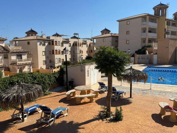 Piso en calle Castillo de la Atalaya s/n