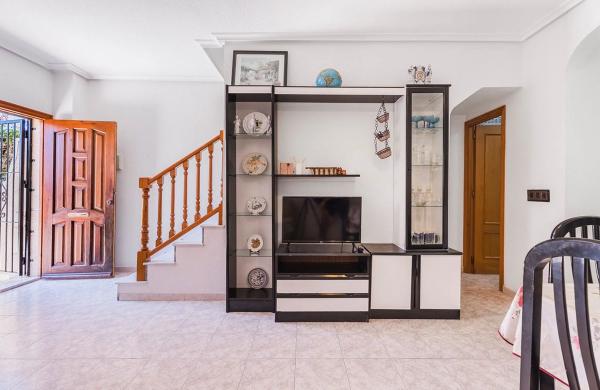 Chalet pareado en calle Nicolás de Bussi, 4