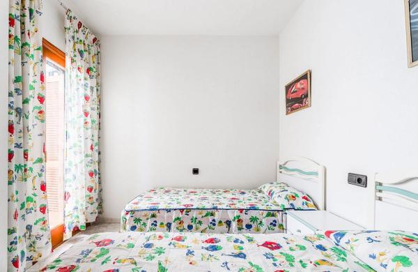 Chalet pareado en calle Nicolás de Bussi, 4