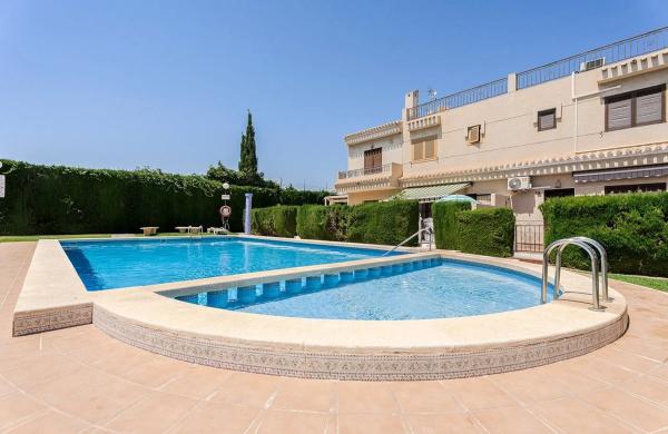 Chalet pareado en calle Nicolás de Bussi, 4