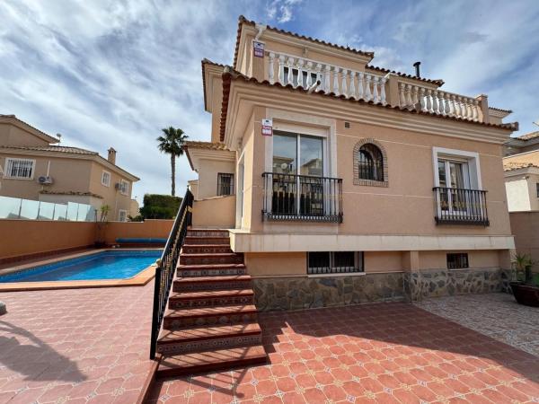 Casa independiente en calle Panticosa