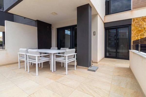 Piso en calle Lagos de Covadonga, 6