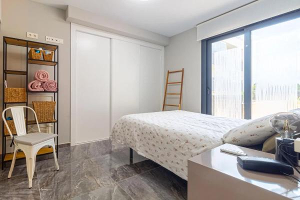 Piso en calle Lagos de Covadonga, 6