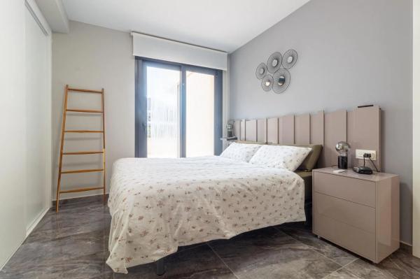 Piso en calle Lagos de Covadonga, 6