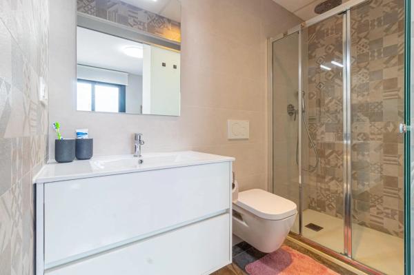 Piso en calle Lagos de Covadonga, 6