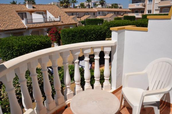 Chalet adosado en calle Aire, 8